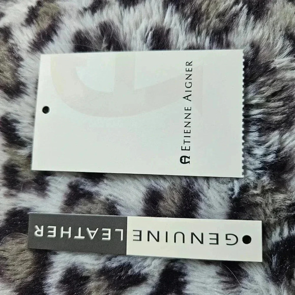 Etienne Aigner | Vienna Collection  Black Genuine Leather Baguette Shoulder Bag - Picture 14 of 15